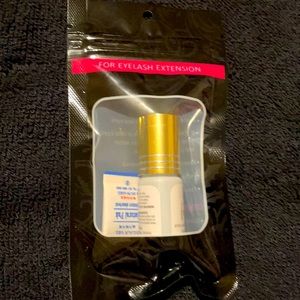 Eyelash extension glue
